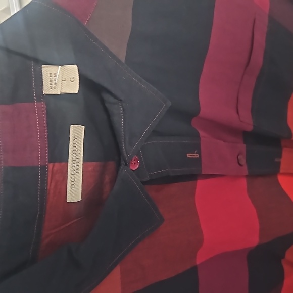 Red and Black Burberry collar - Picture 2 of 4